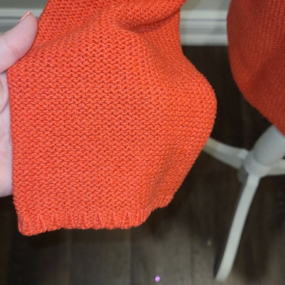 Beautiful orange knit sweater - Picture 2 of 3